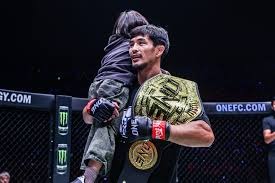 曼城抽象防线！禁区三点拦截全失败门将神扑难救主，恩佐94分钟绝平